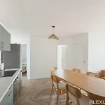 Modern Room In Spacious T7 In Paris 20